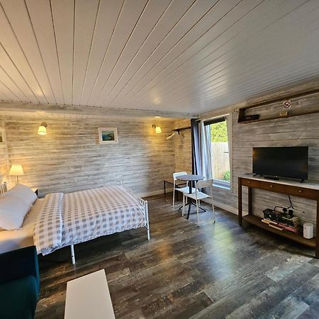 Loughview Chalet Whitehouse  Экстерьер фото