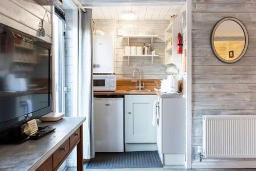 Loughview Chalet Whitehouse  Экстерьер фото