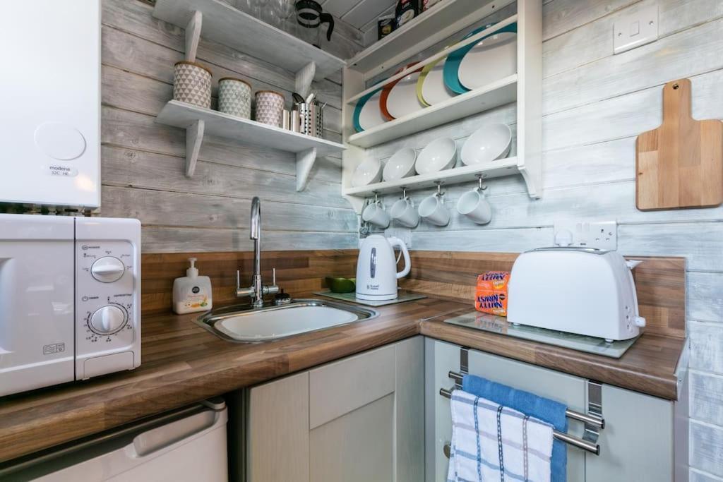 Loughview Chalet Whitehouse  Экстерьер фото